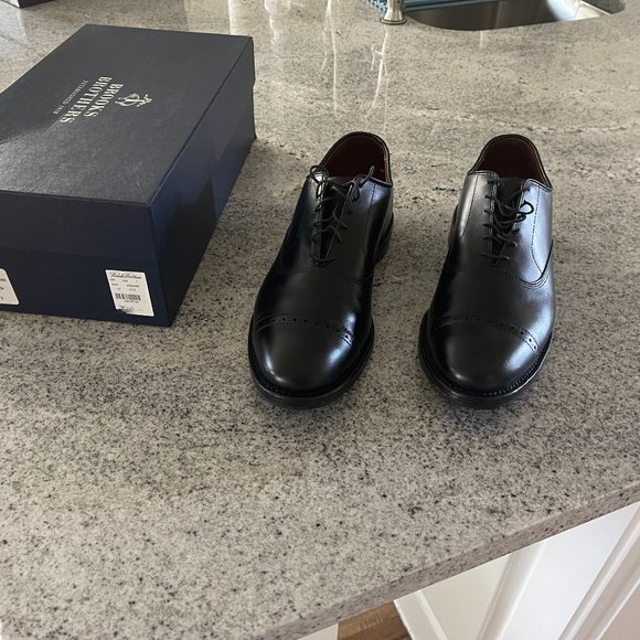Fifth Avenue Cap-Toe Oxford Dress Shoe with Dainite Sole - LIke new